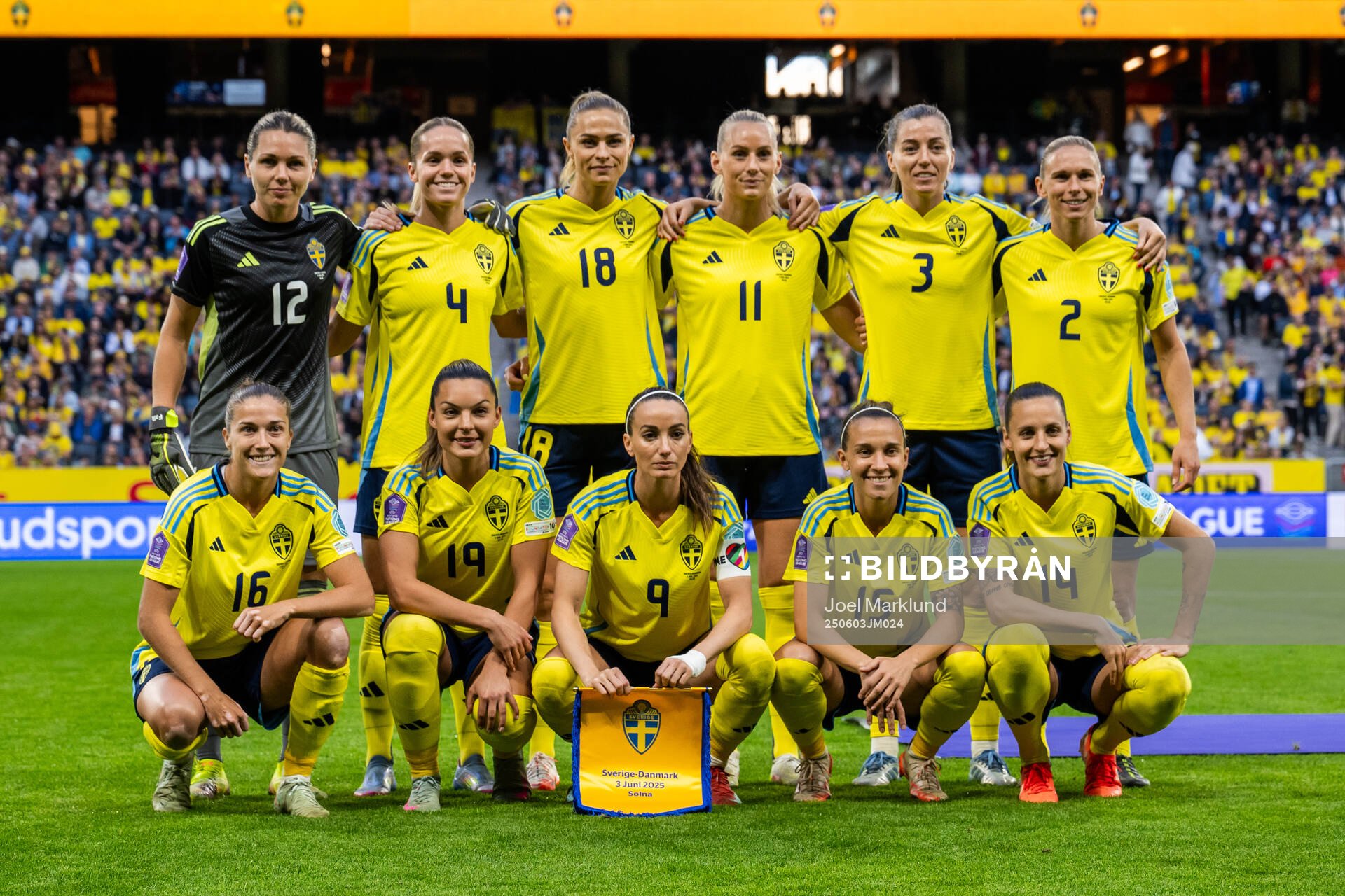 The starting eleven of Sweden pose for a photo