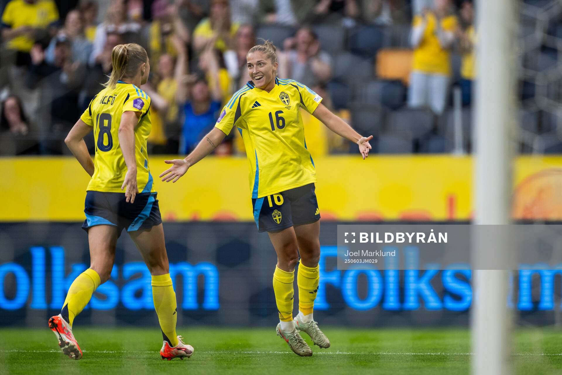 Fridolina Rolfö and Filippa Angeldahl of Sweden celebrates