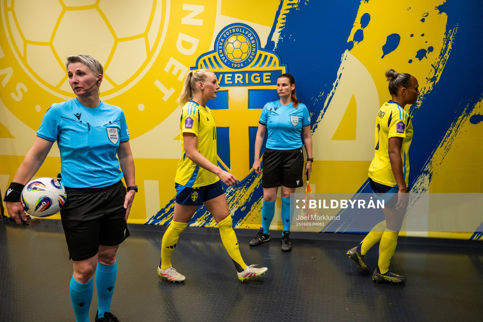 Stina Blackstenius and Madelen Janogy of Sweden