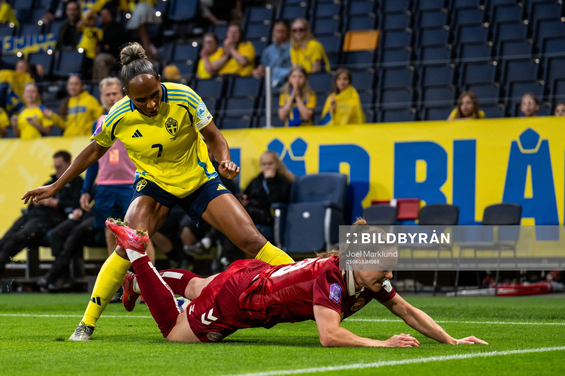 Madelen Janogy of Sweden and Janni Thomsen of Denmark