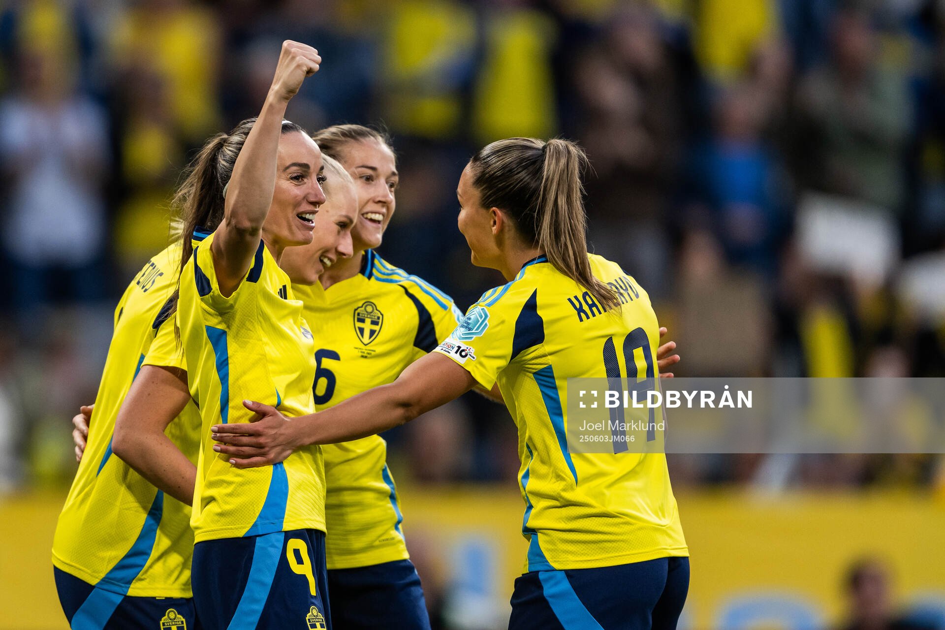 Stina Blackstenius of Sweden celebrates with Kosovare