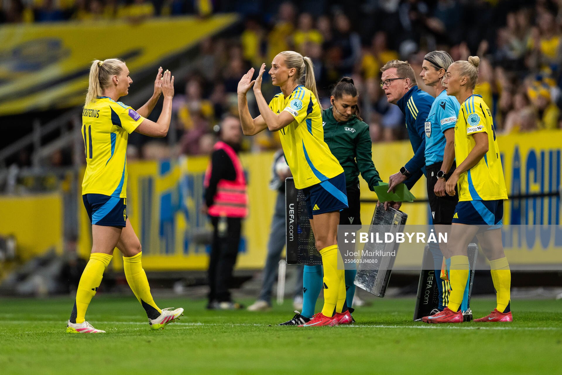 Stina Blackstenius of Sweden is substituted off for Ellen