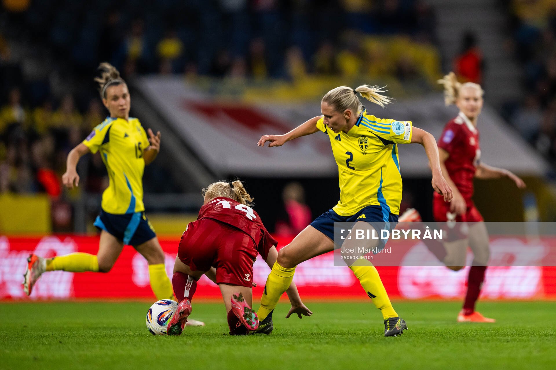 Sofie Bredgaard of Denmark and Jonna Andersson of Sweden