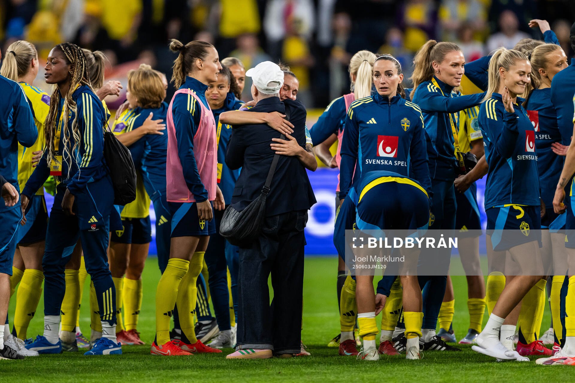 Julia Zigiotti Olme and team manager Marika Domanski Lyfors