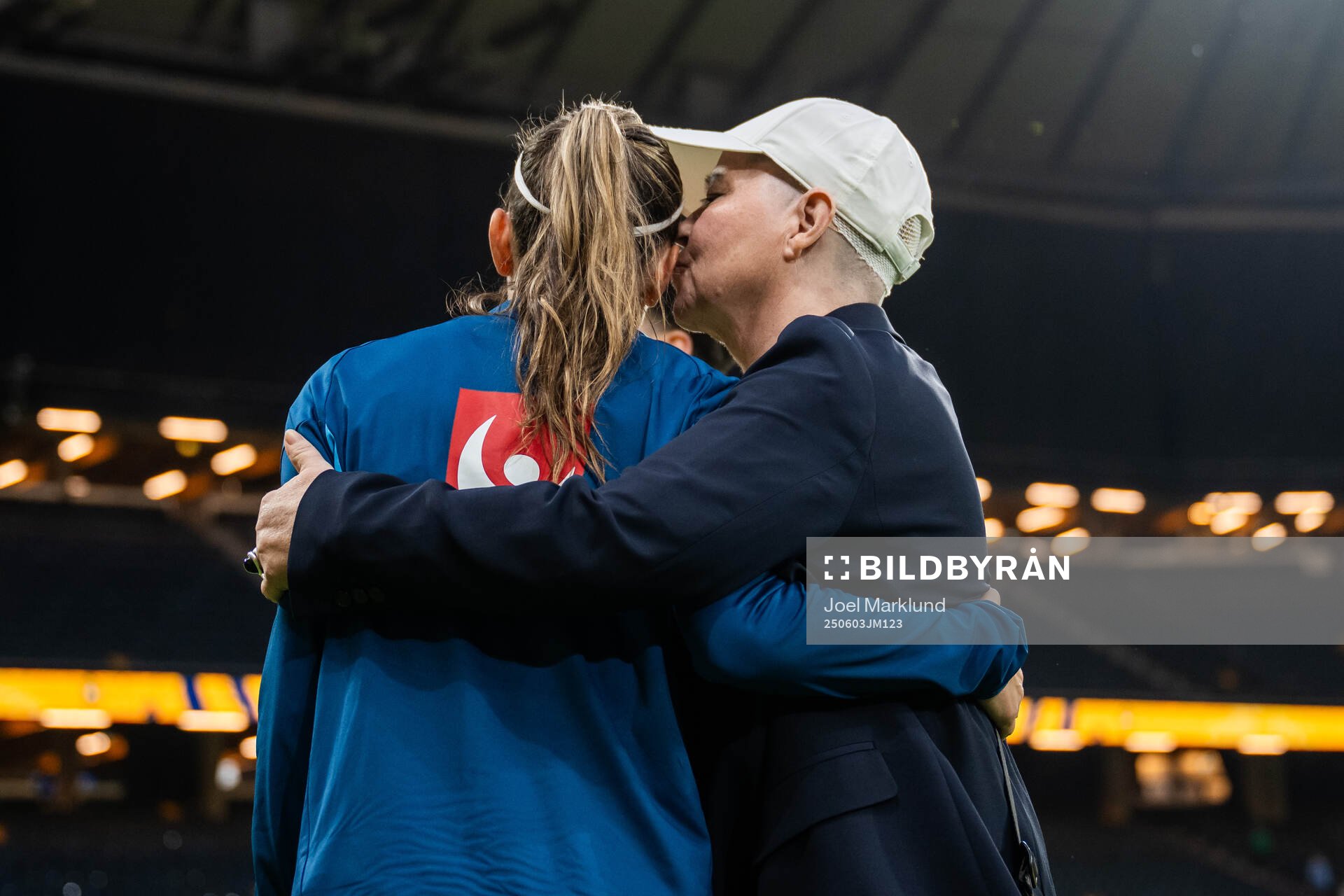 Kosovare Asllani and team manager Marika Domanski Lyfors of