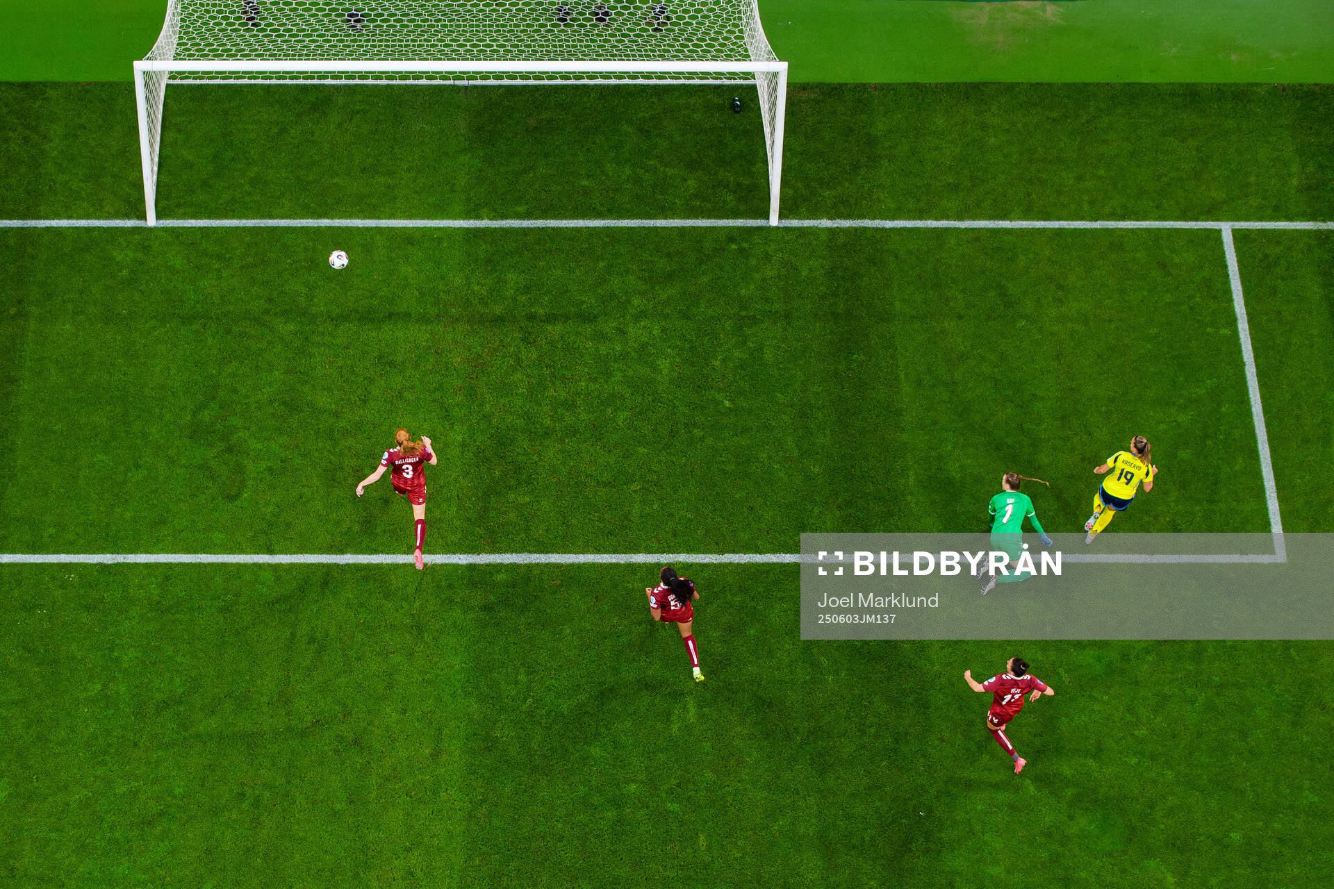 Johanna Rytting Kaneryd of Sweden scores the 2-0 goal
