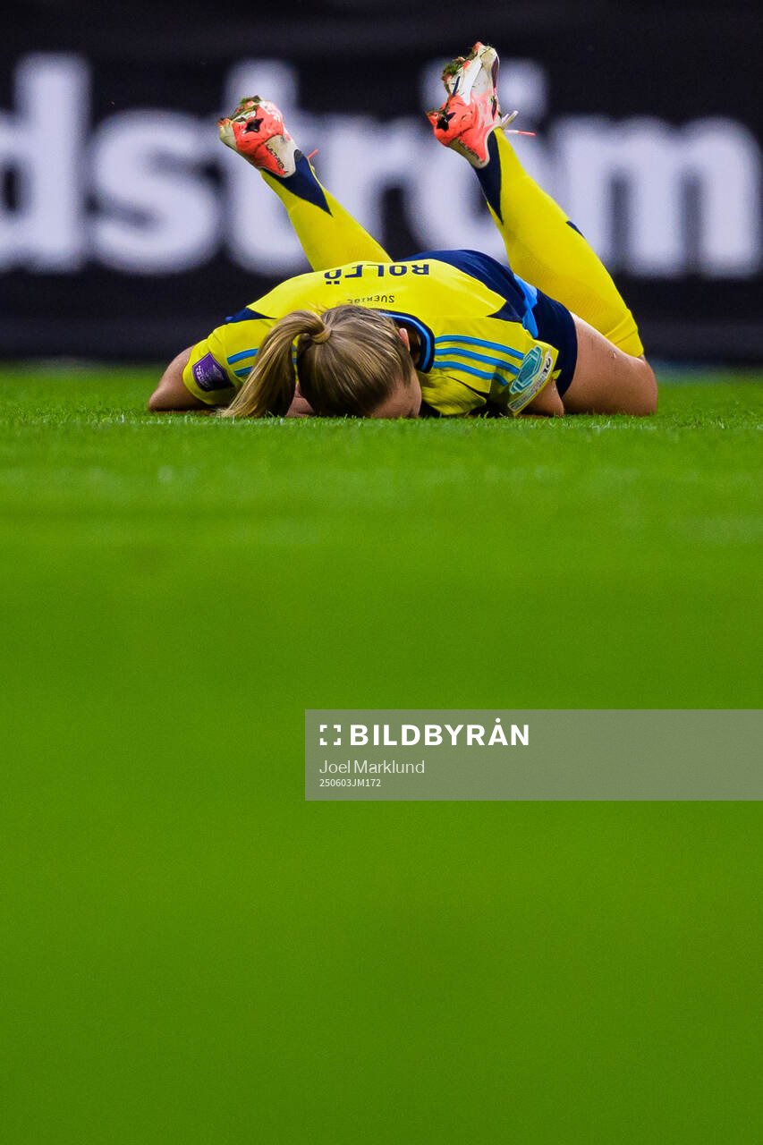 Fridolina Rolfö of Sweden gets injured