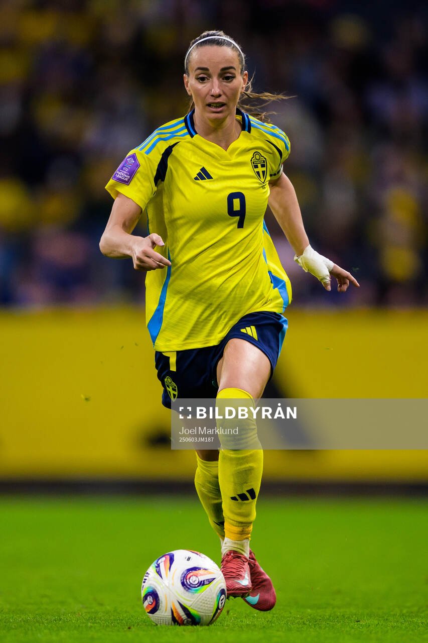 Kosovare Asllani of Sweden