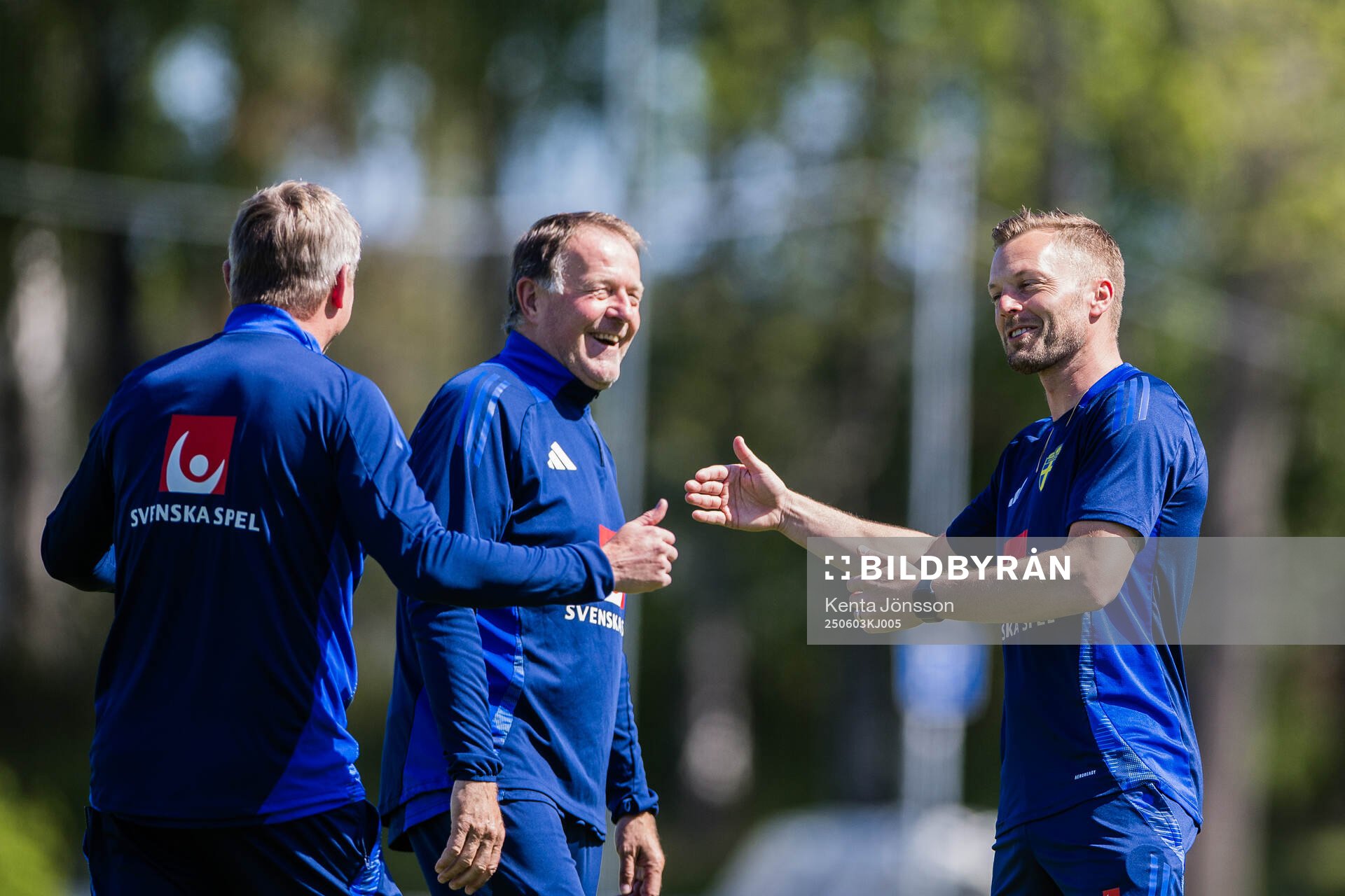 Head coach Jon Dahl Tomasson, assistant coach Remy