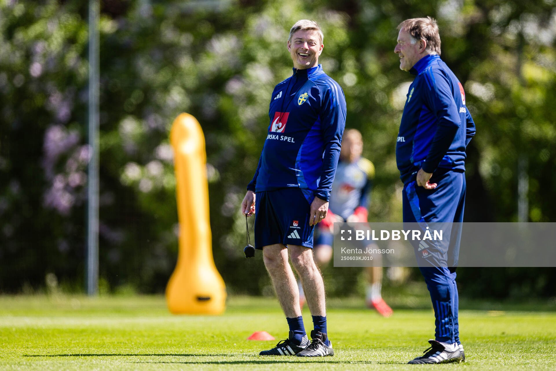 Head coach Jon Dahl Tomasson and Assistant coach Remy