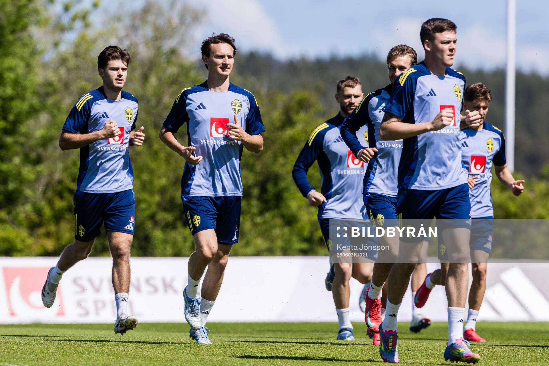 Besfort Zeneli and Hjalmar Ekdal of the Swedish men's