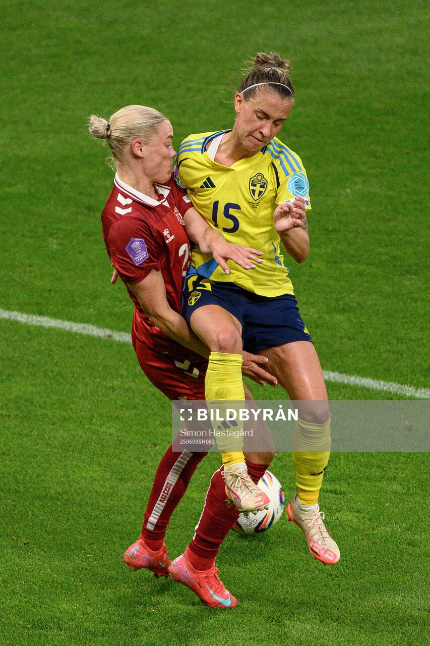 Cornelia Kramer of Denmark and Julia Zigiotti Olme of Sweden