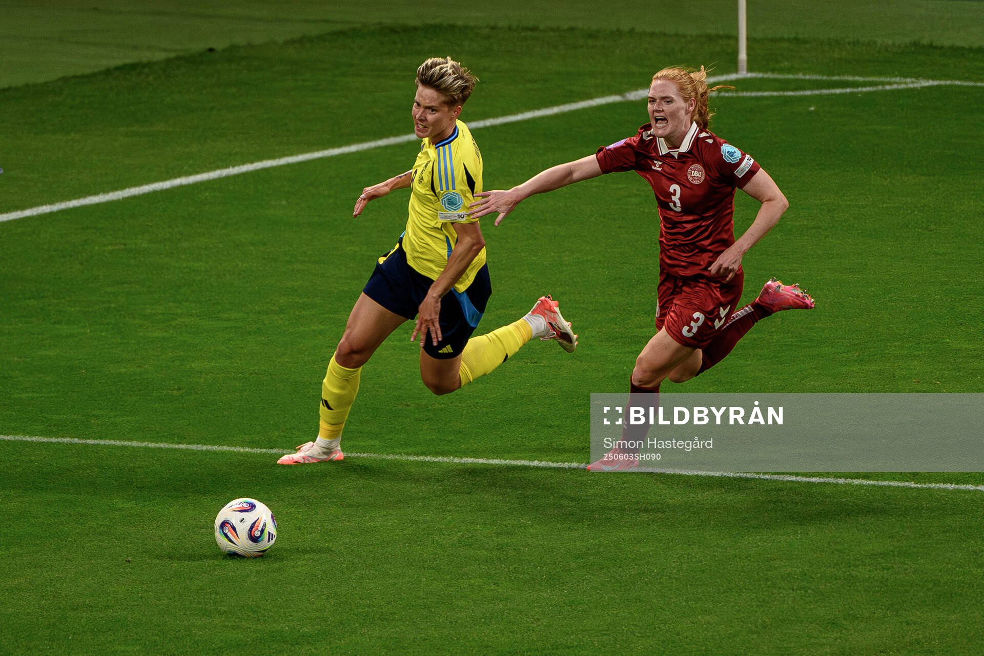 Lina Hurtig of Sweden and Stine Ballisager of Denmark