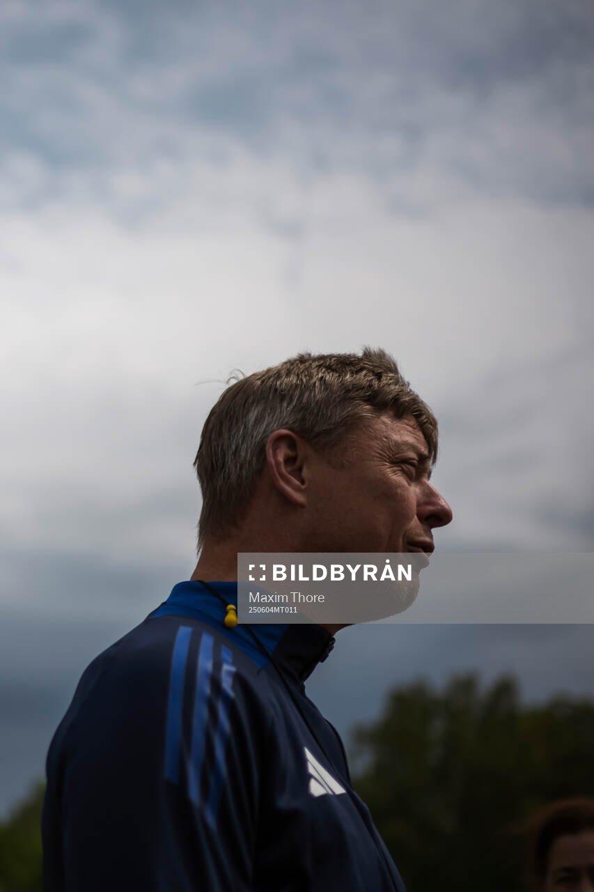 Head coach Jon Dahl Tomasson of the Swedish national