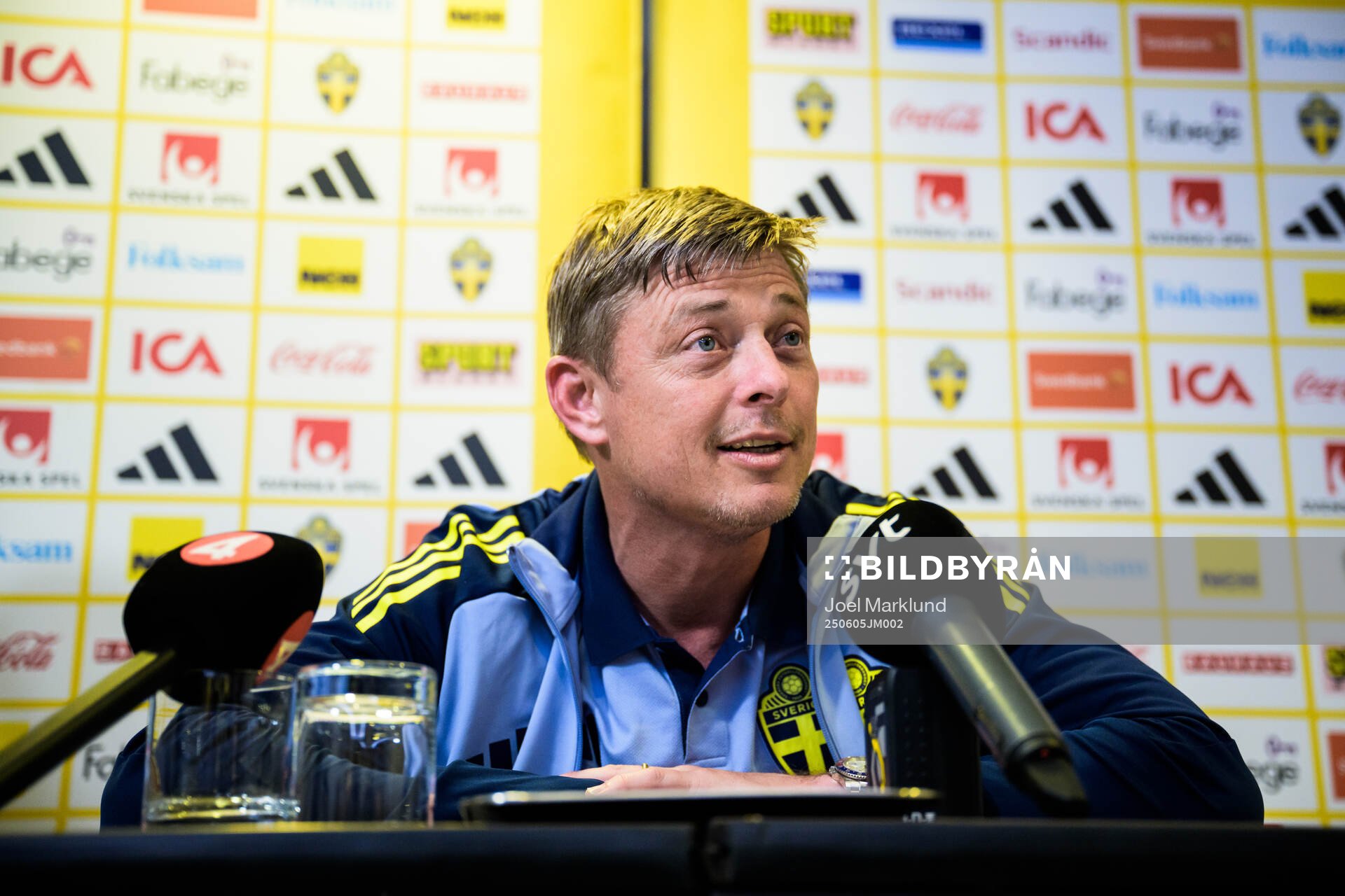 Head coach Jon Dahl Tomasson of the Swedish national