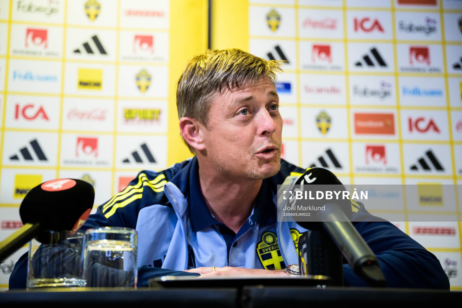 Head coach Jon Dahl Tomasson of the Swedish national
