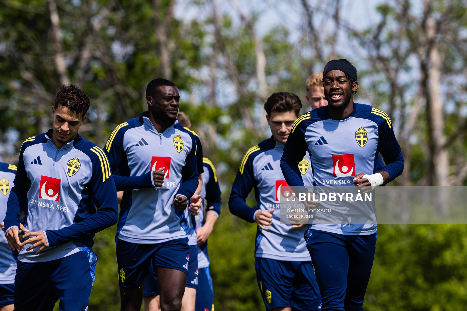 Yasin Ayari, Ken Sema and Anthony Elanga of the Swedish