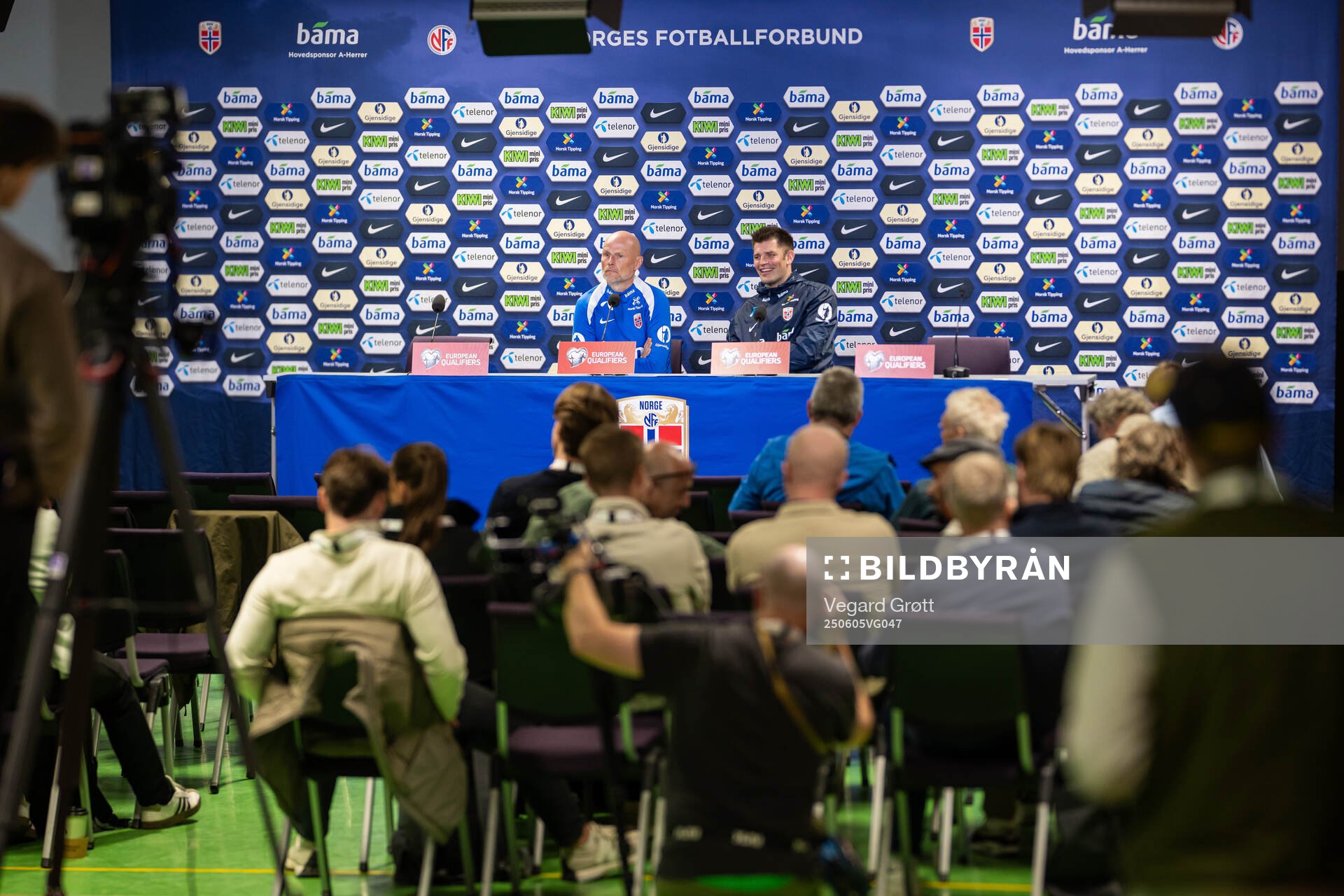 Head coach Ståle Solbakken and press officer Morten