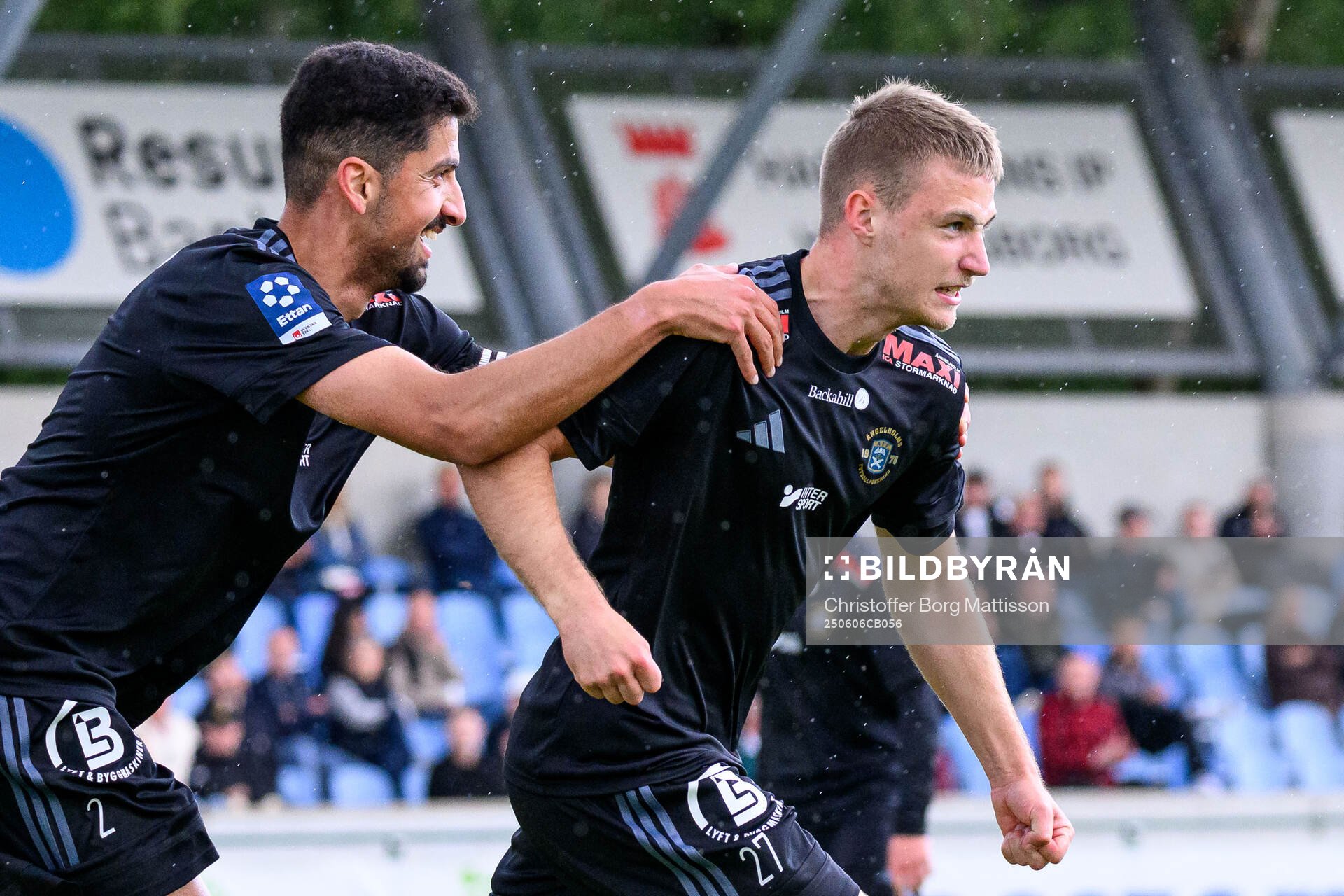 Ängelholms Mohammad Ahmadi och André Gustafson jublar