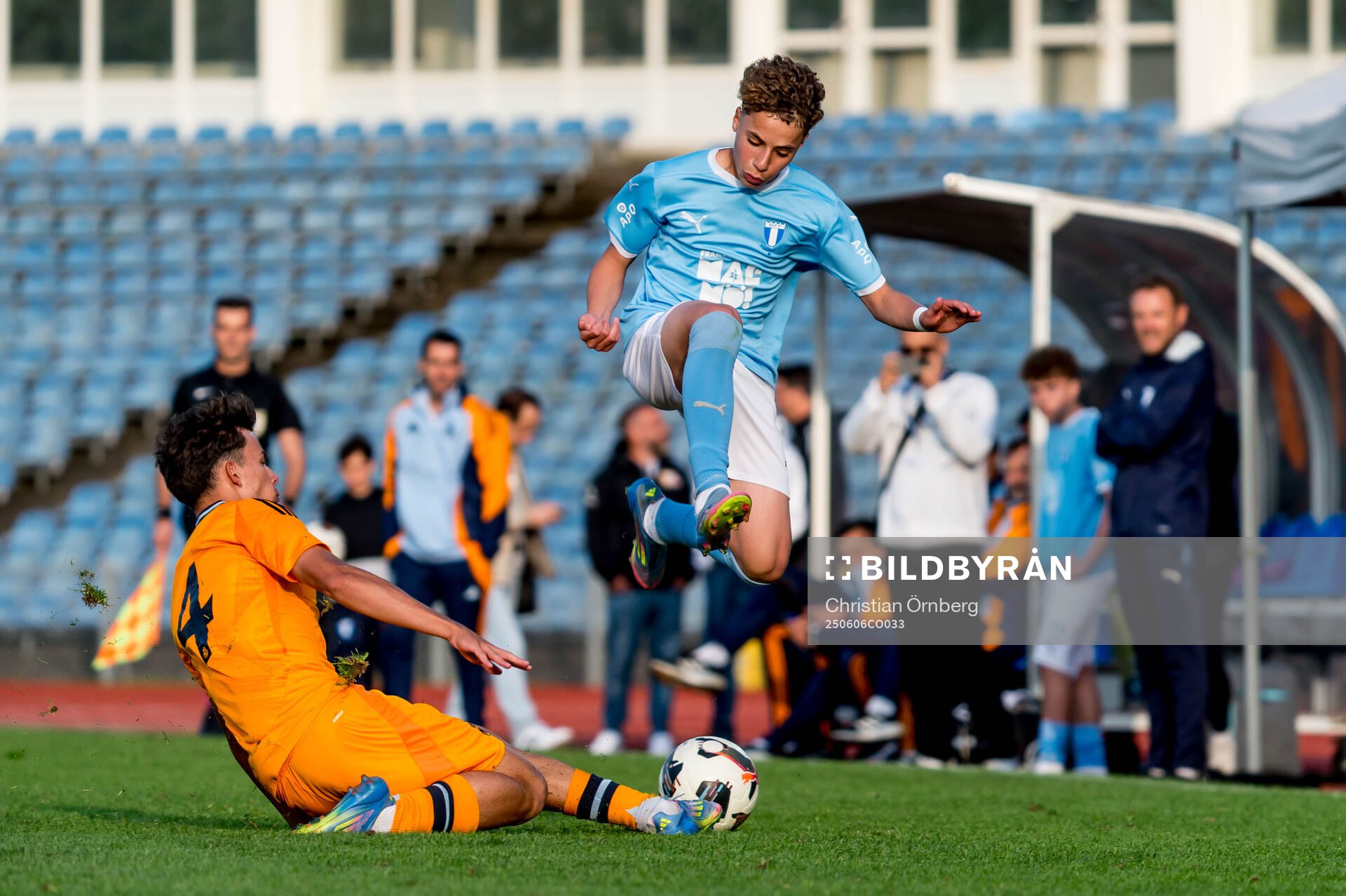Real Madrids Aitor Gandia Angulo och Malmö FFs Maarrouf