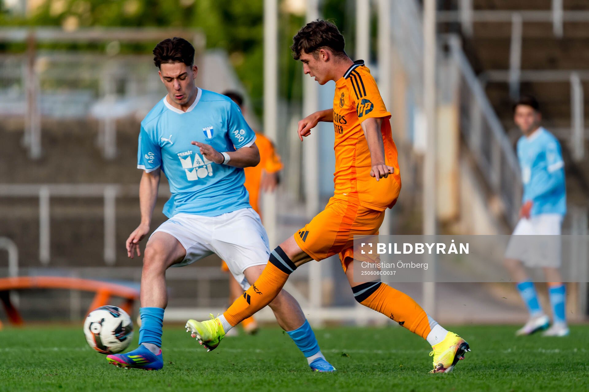 Malmö FFs Daniel Dragicevic och Real Madrids Asier Santoyo