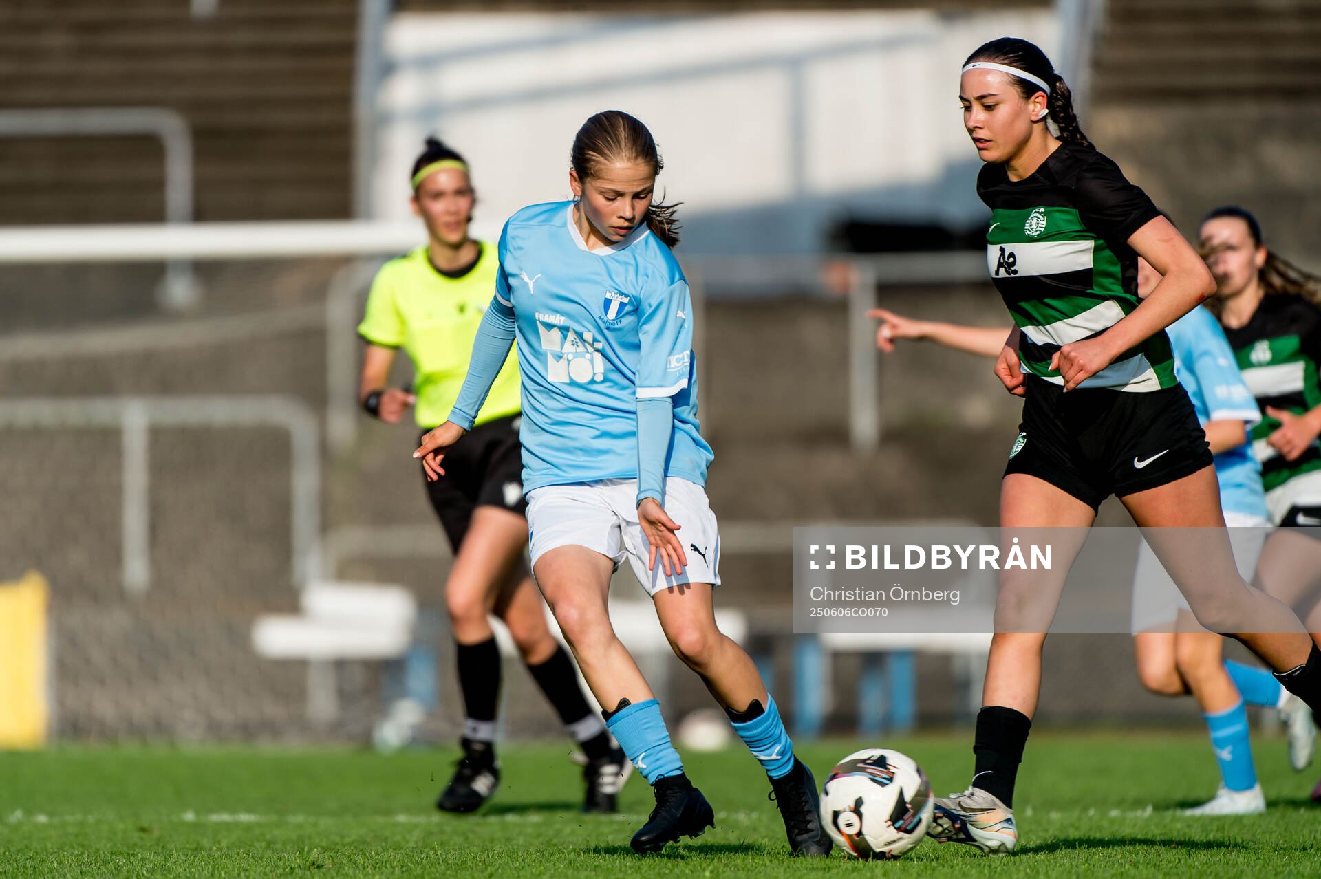 Malmö FFs Hedvig Norlander och Sporting CPs Victoria