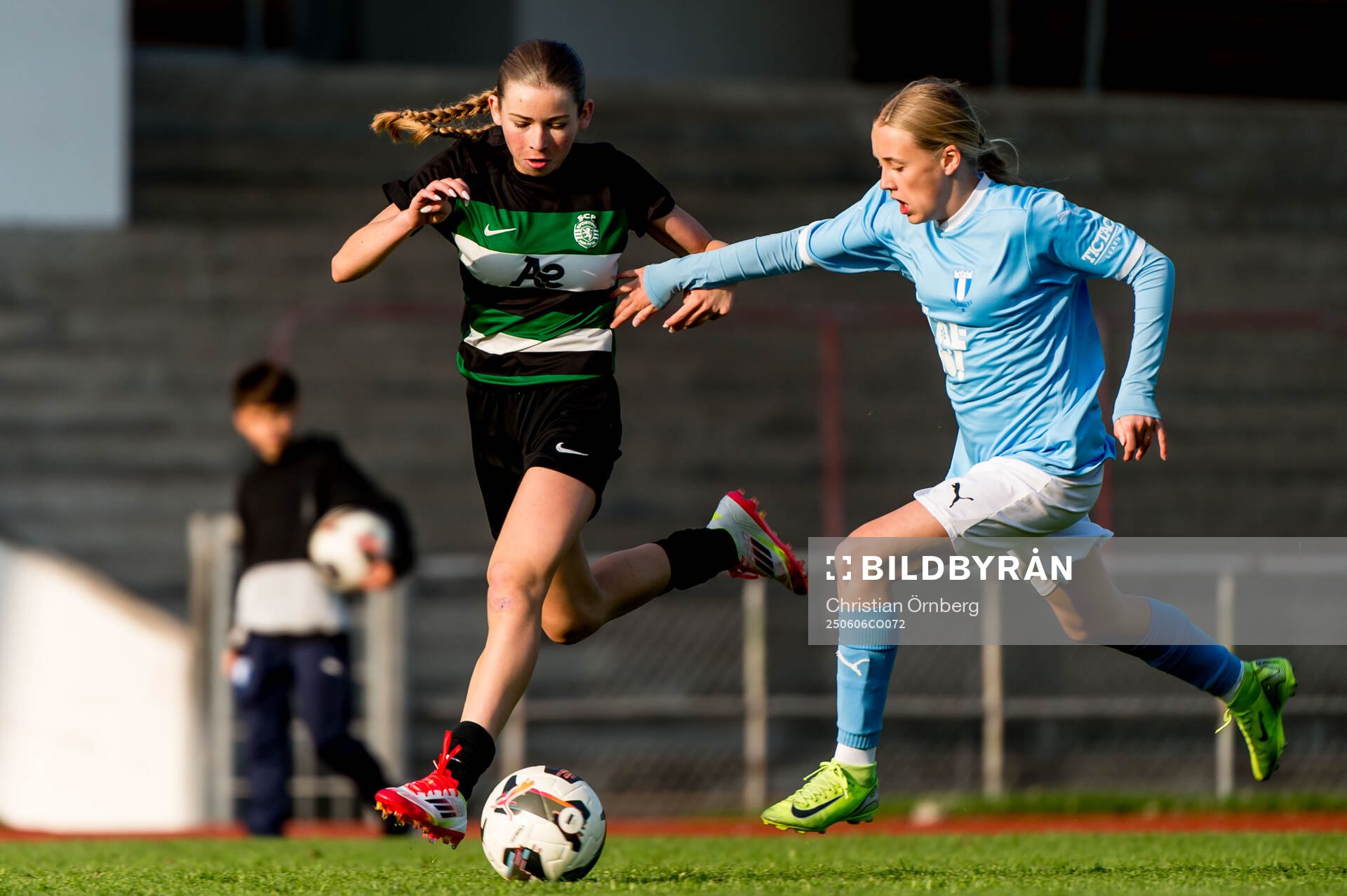 Sporting CPs Rafaela Soares och Malmö FFs Hedda Ottervik