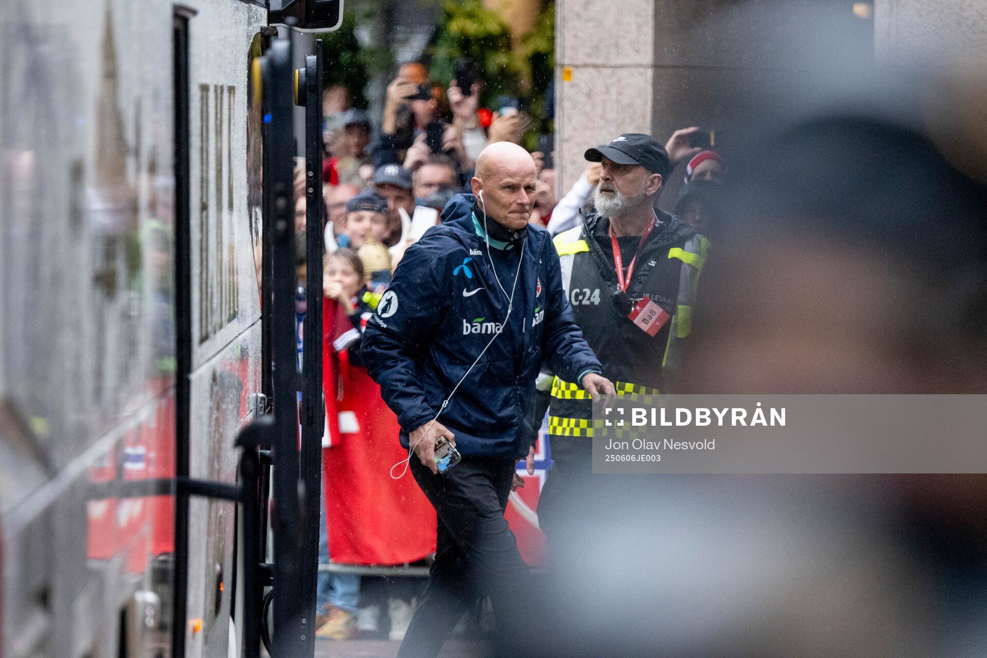 Head coach Ståle Solbakken of Norway arrives