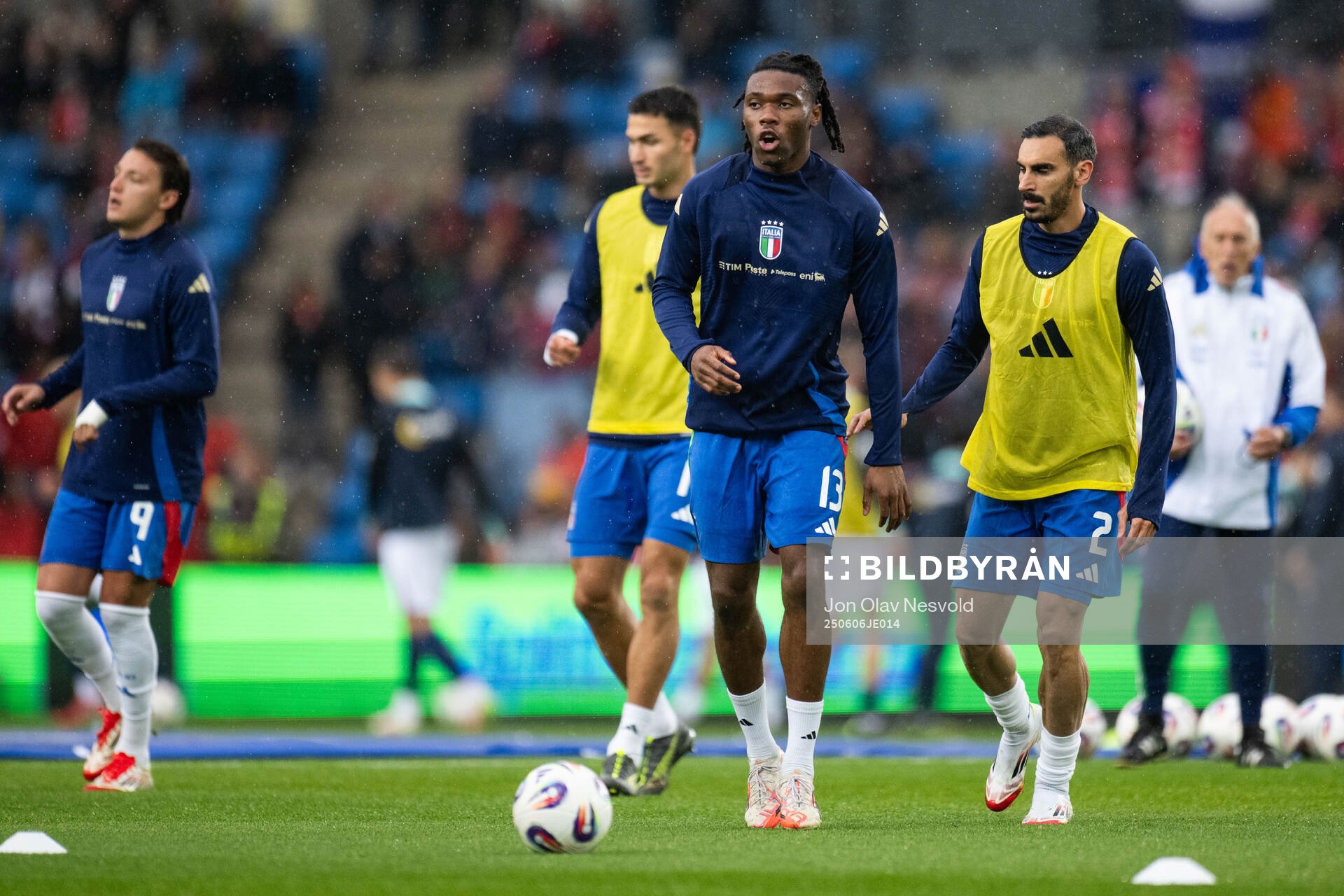 Mateo Retegui, Destiny Udogie and Davide Zappacosta of Italy