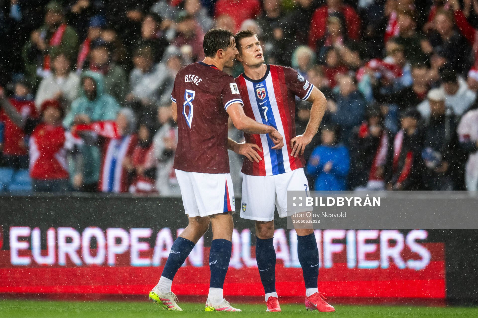 Sander Berge and Alexander Sørloth of Norway