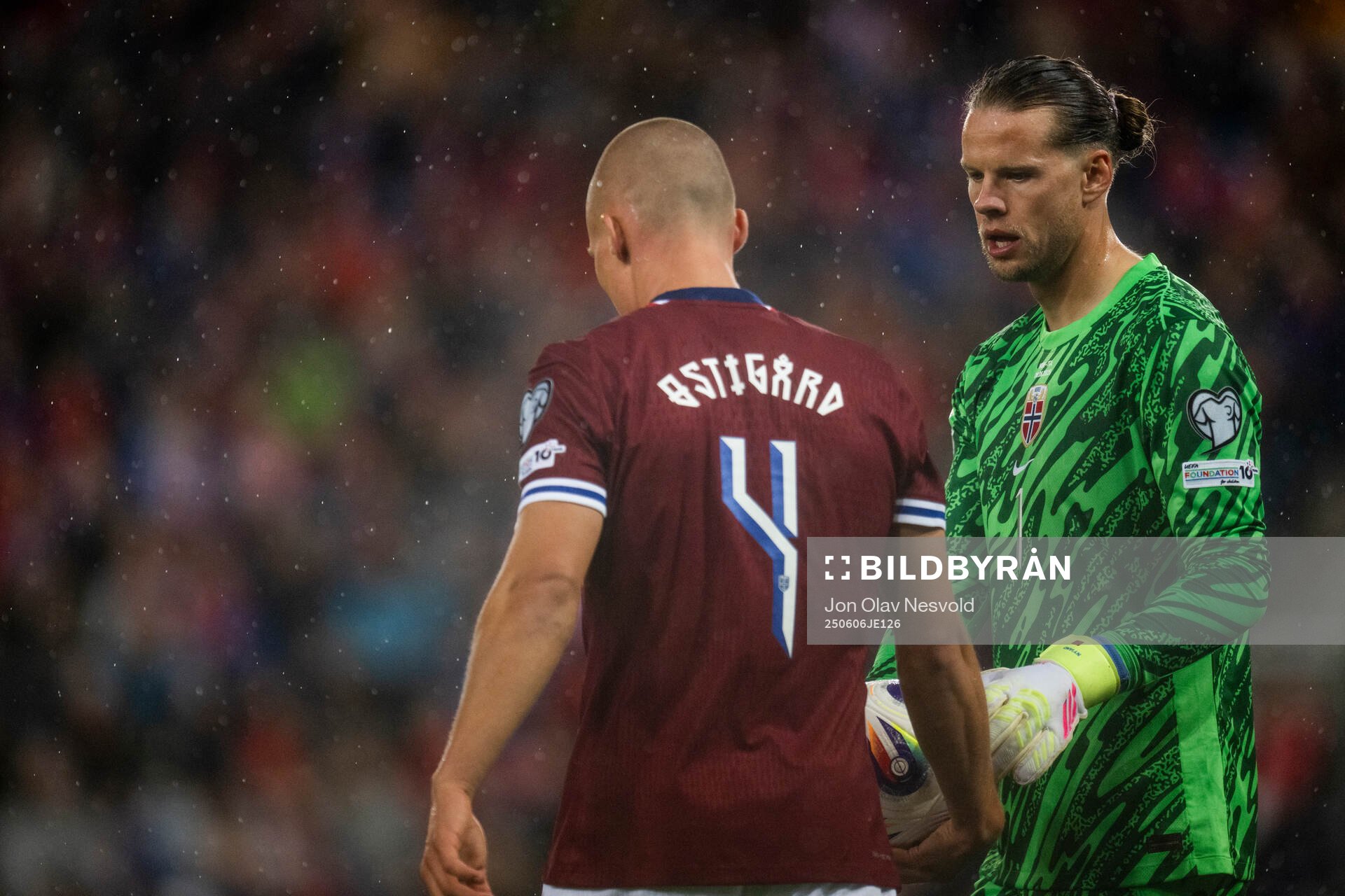 Leo Østigård and goalkeeper Ørjan Håskjold Nyland