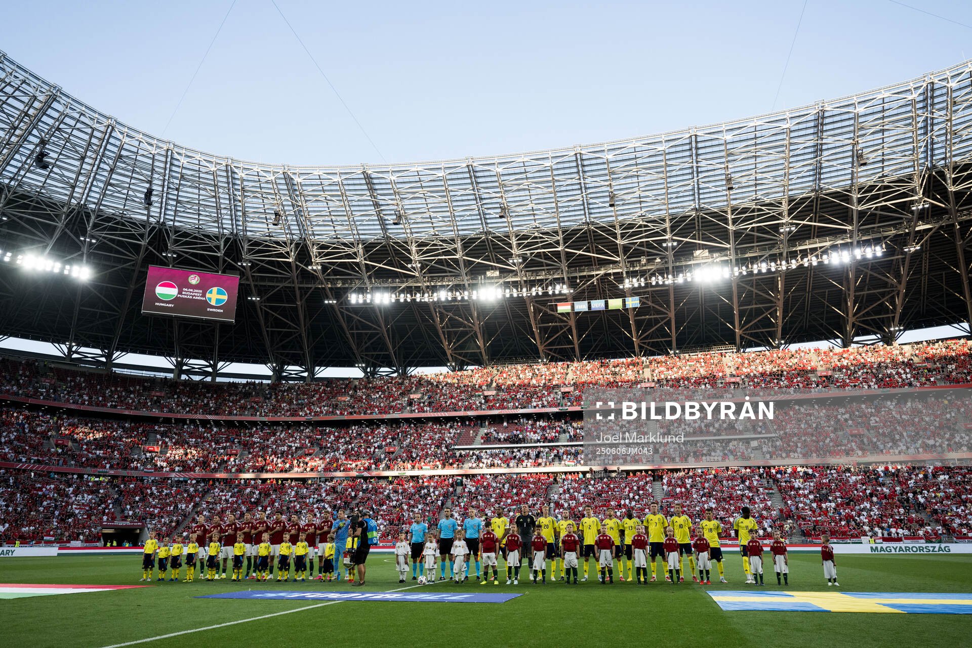 Players of Hungary and of Sweden