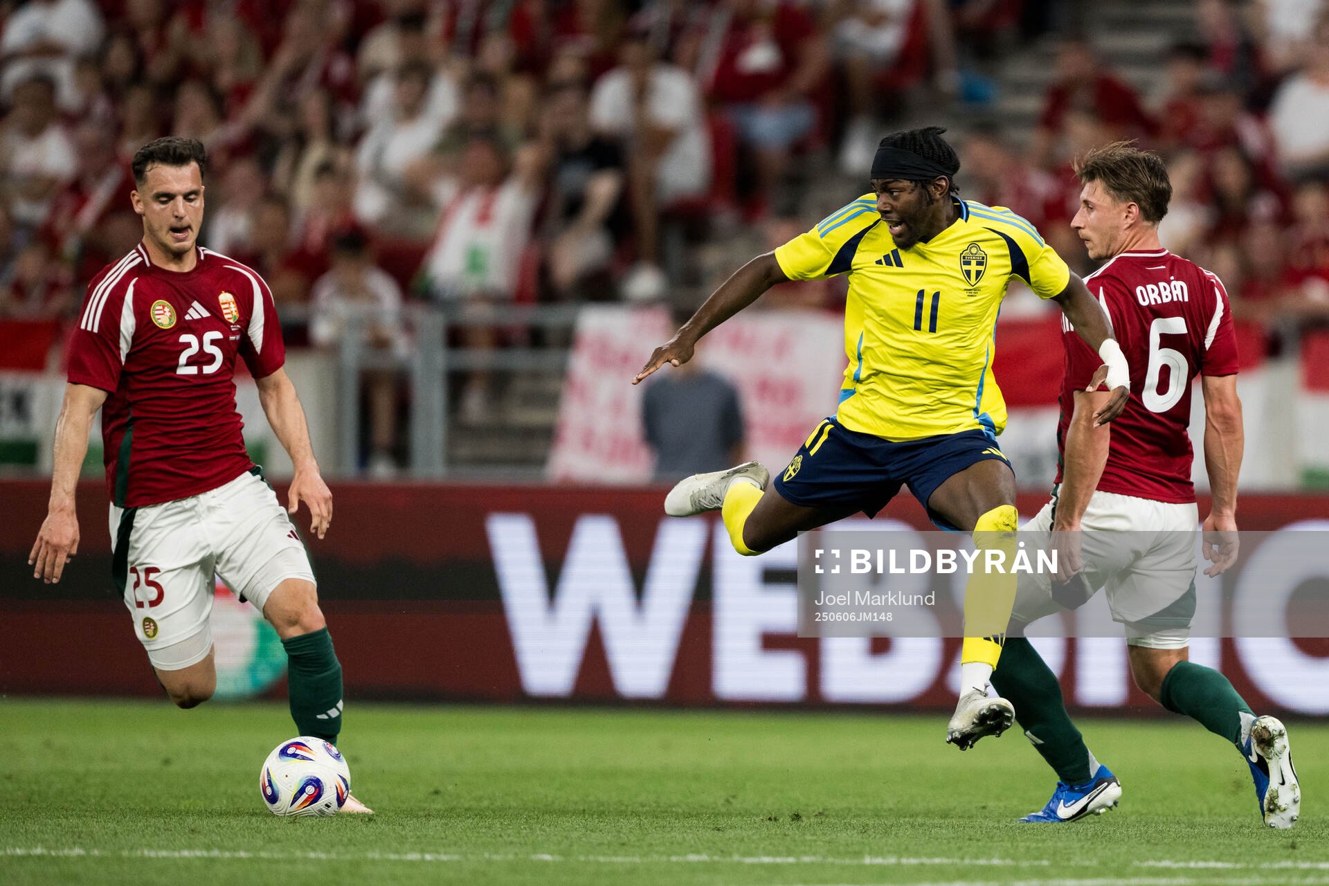 Áron Csongvai and Willi Orban of Hungary against Anthony