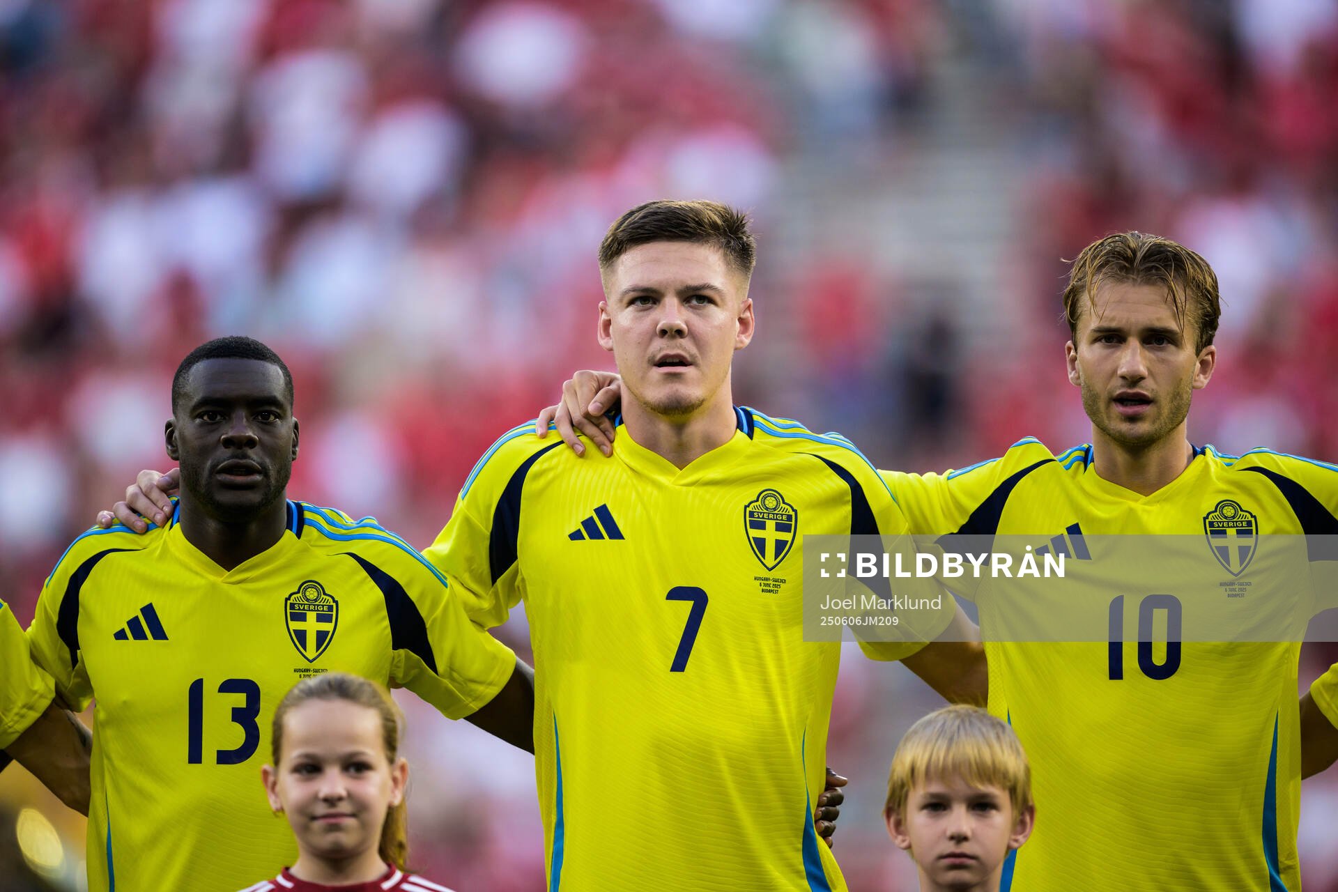 Ken Sema, Emil Holm and Benjamin Nygren of Sweden singing