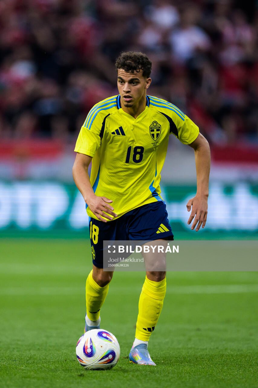 Yasin Ayari of Sweden