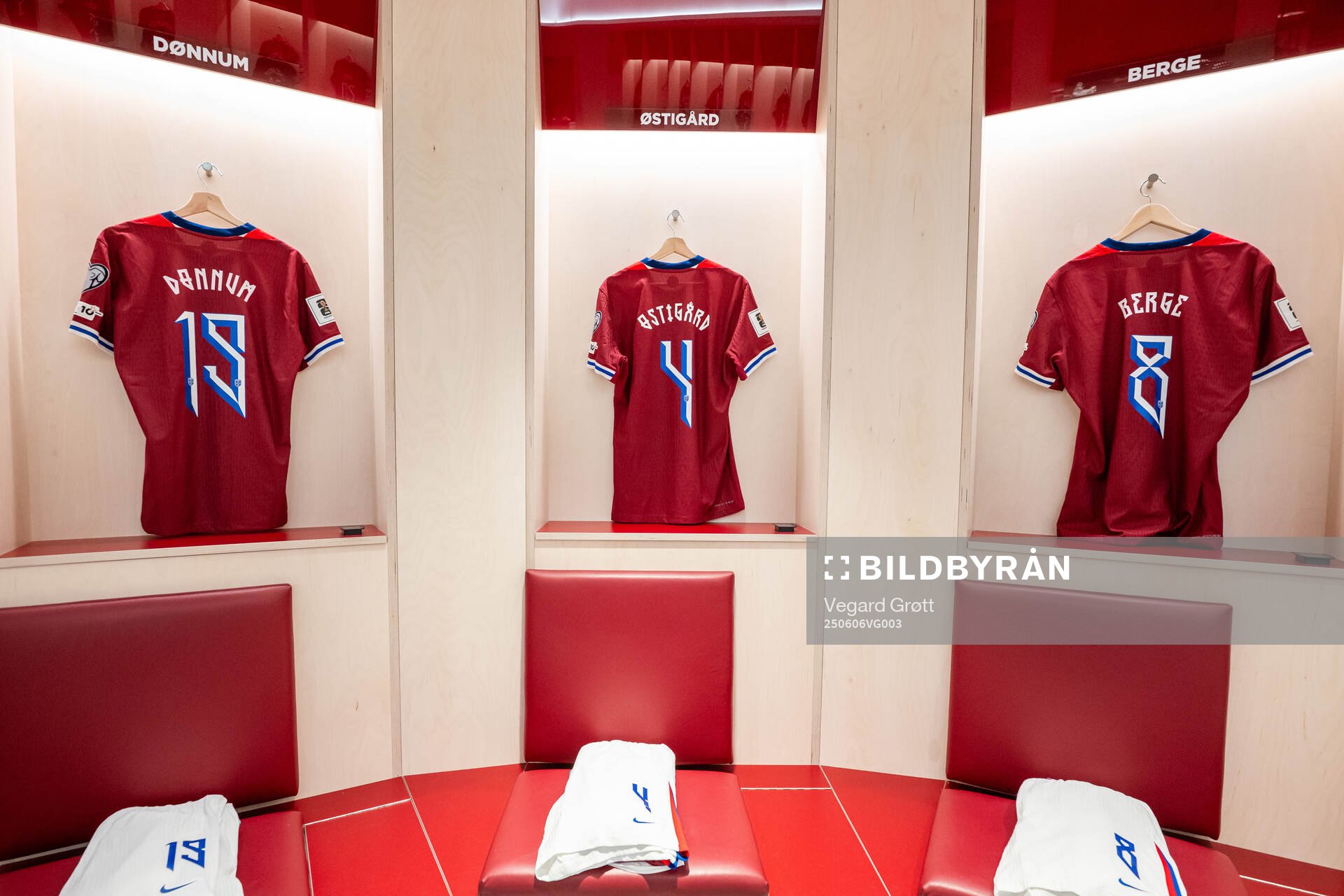 The kits of Aron Dønnum, Leo Østigård and Sander Berge