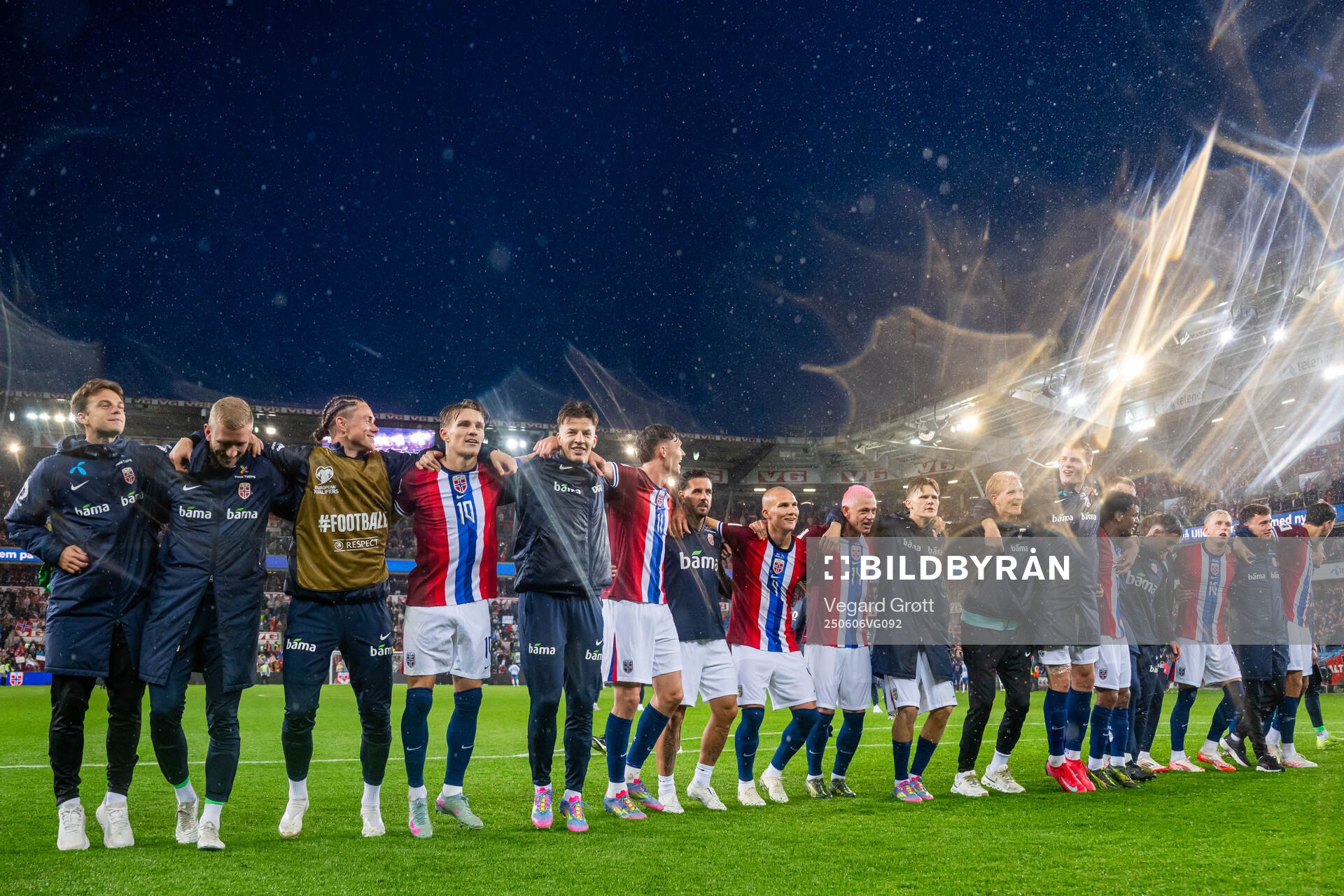 Players of Norway celebrate