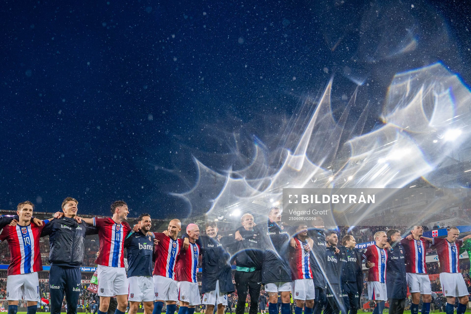 Players of Norway celebrate