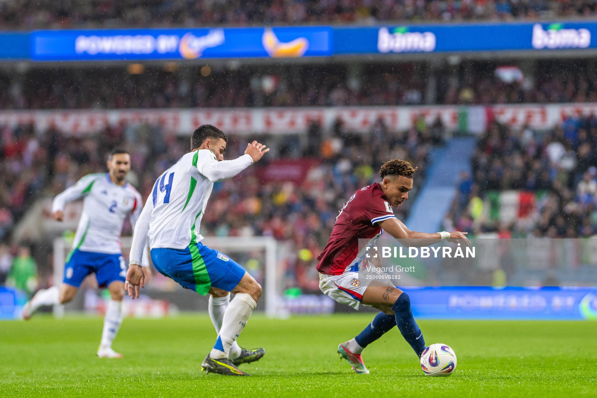 Diego Coppola of Italy and Antonio Nusa of Norway