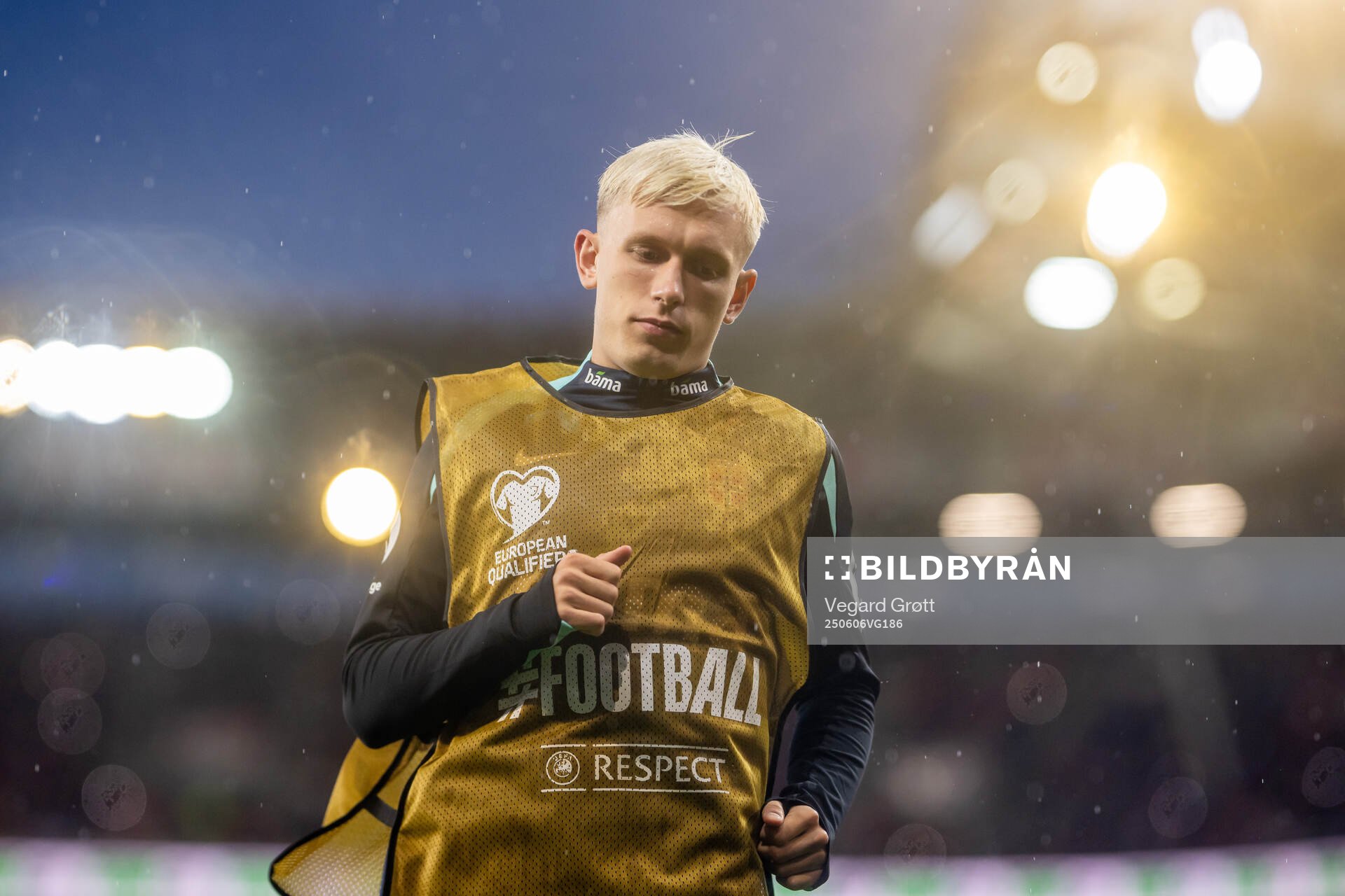 Marcus Holmgren Pedersen of Norway warms up