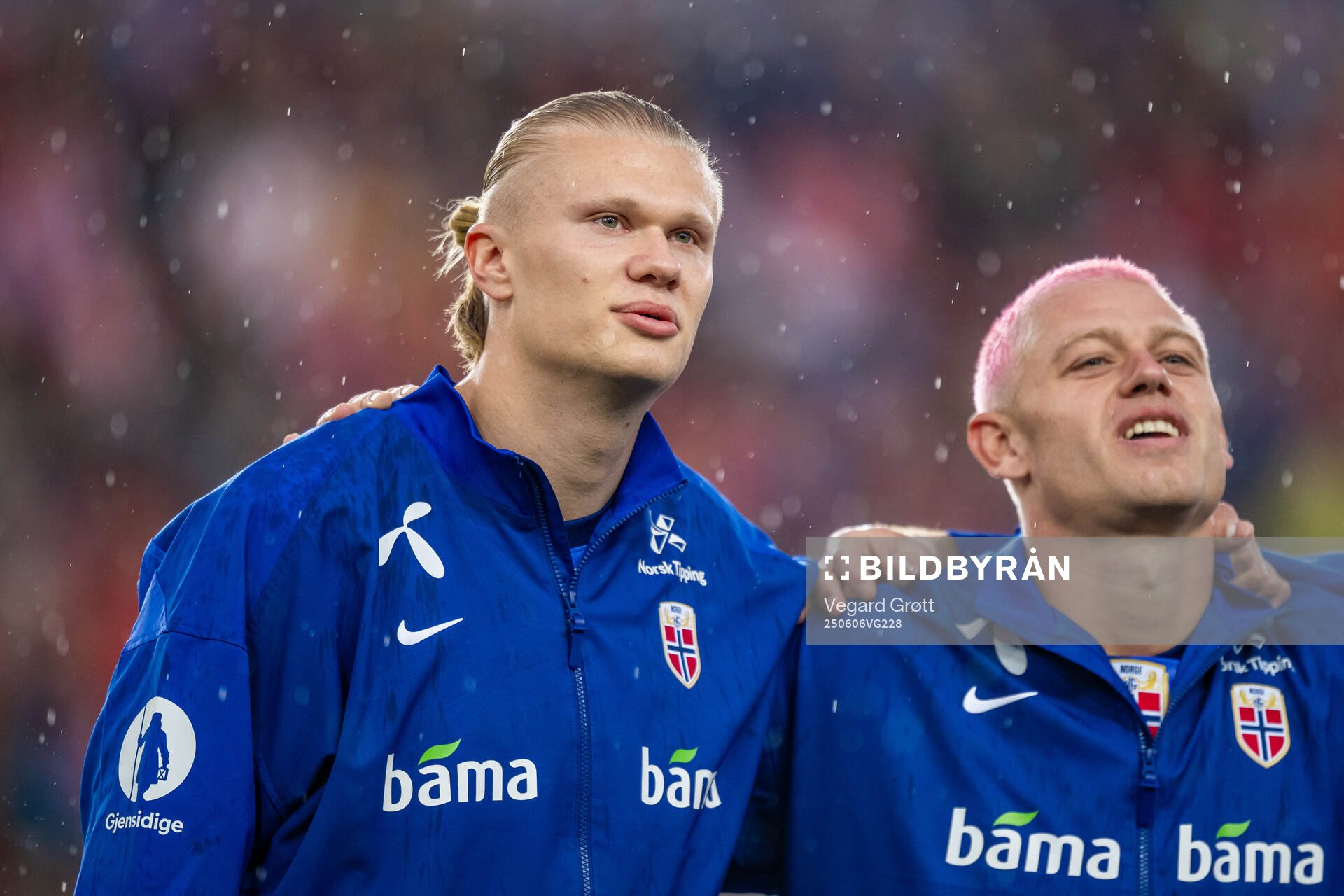 Erling Braut Haaland and Julian Ryerson of Norway line up