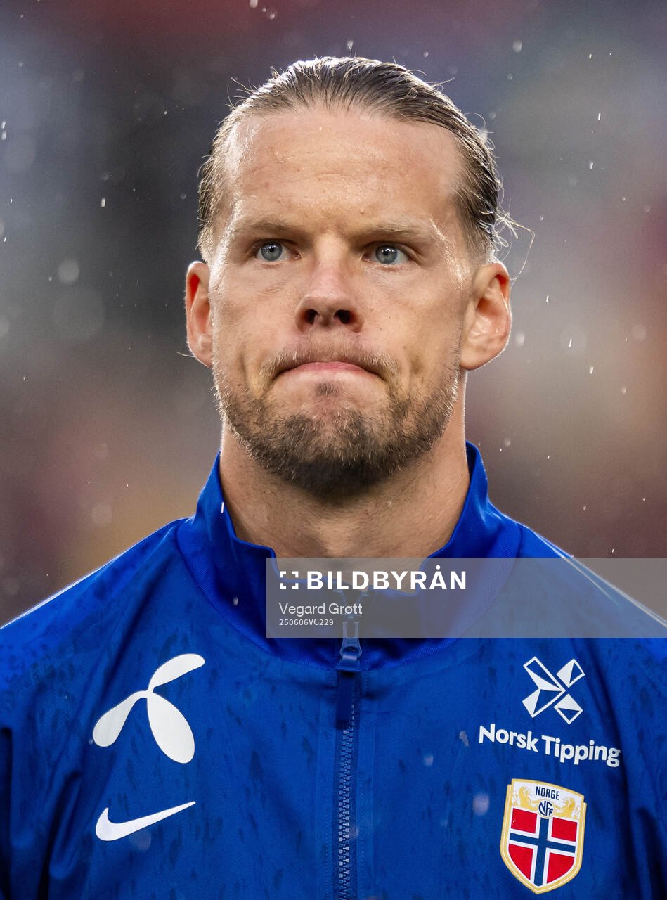 Goalkeeper Ørjan Håskjold Nyland of Norway line up
