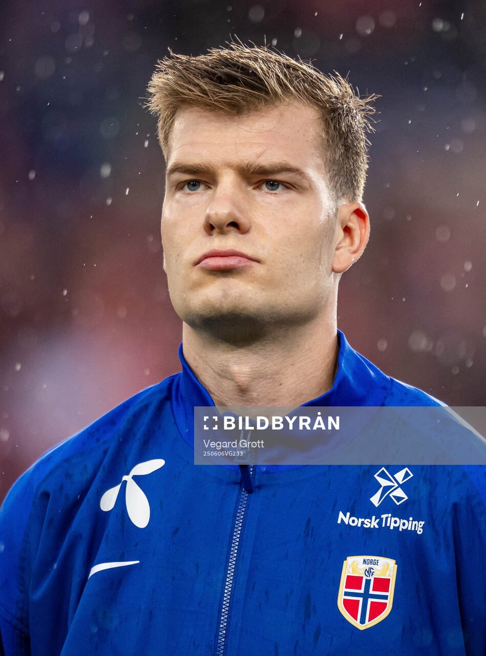 Alexander Sørloth of Norway line up