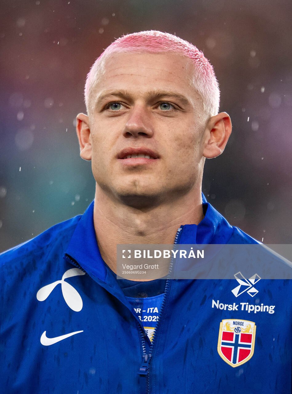 Julian Ryerson of Norway line up