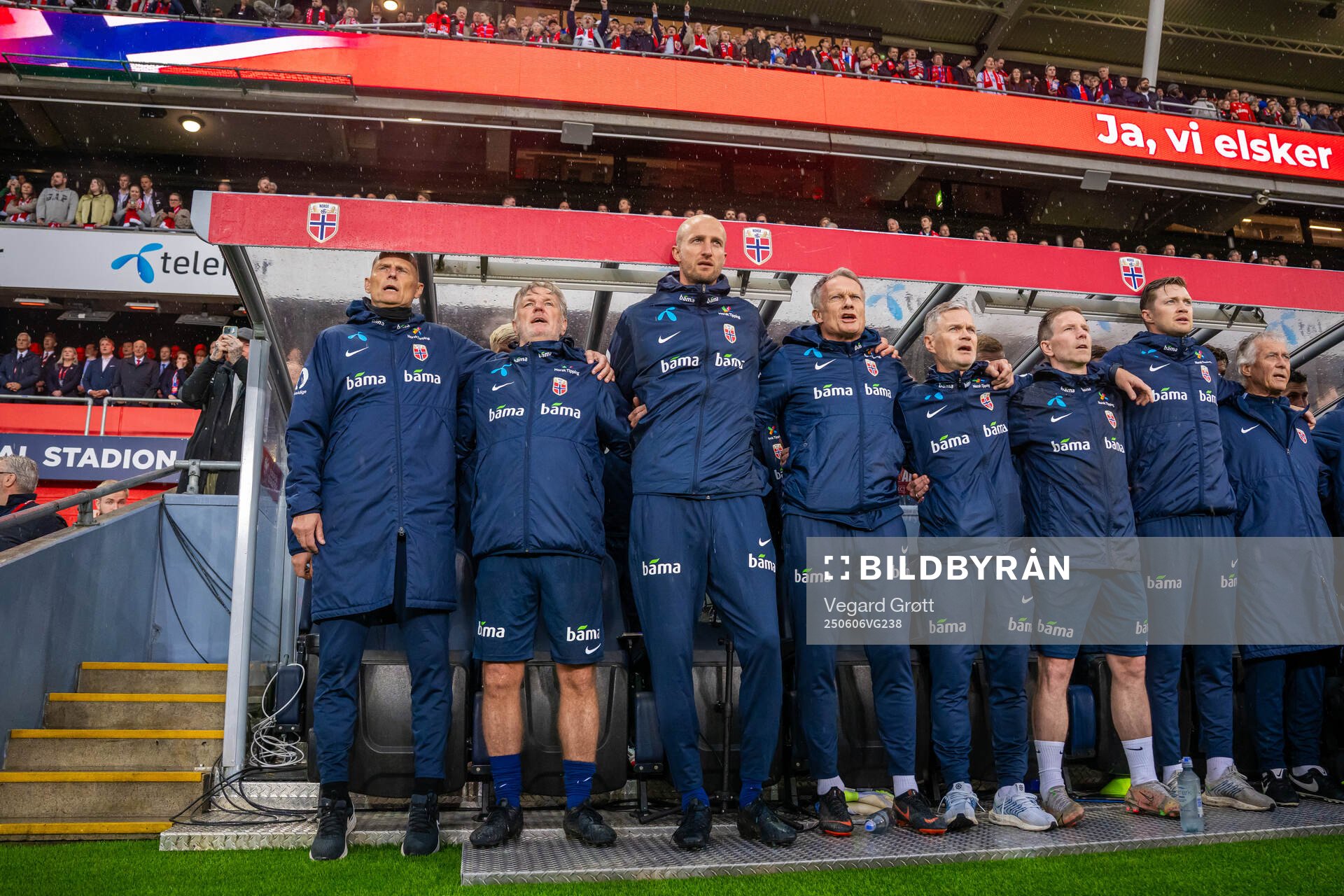 Head coach Ståle Solbakken, assistant coach Kent