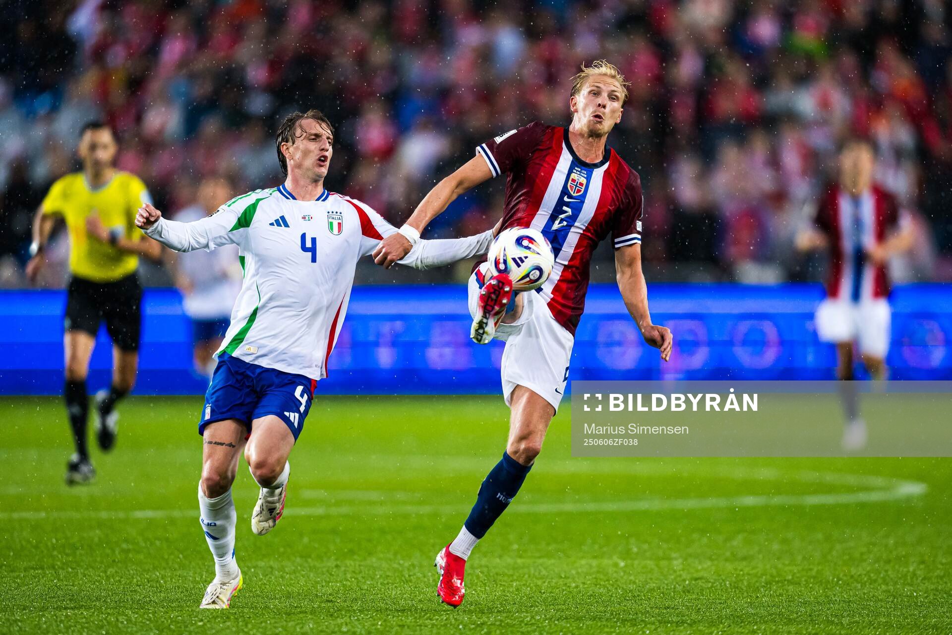 Nicolo Rovella of Italy and Morten Thorsby of Norway