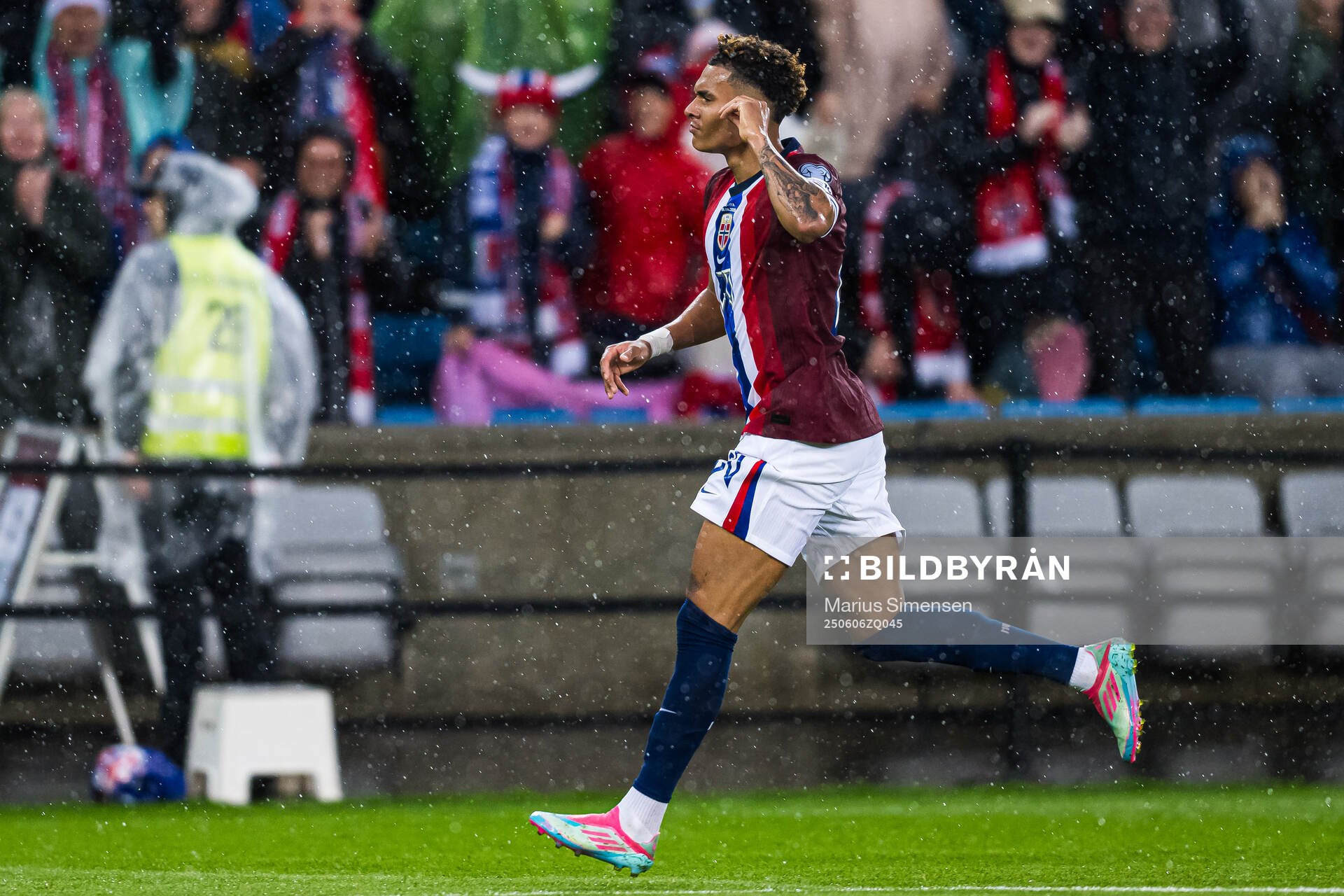 Antonio Nusa of Norway celebrates