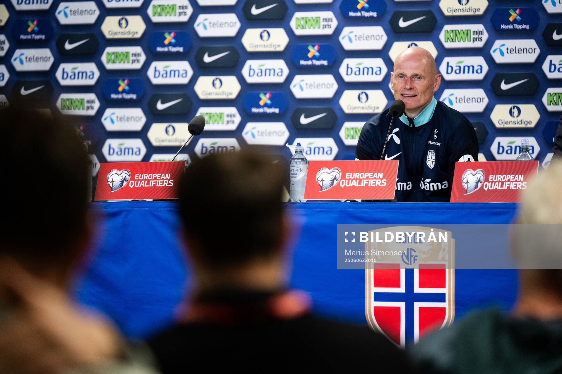 Head coach Ståle Solbakken of Norway