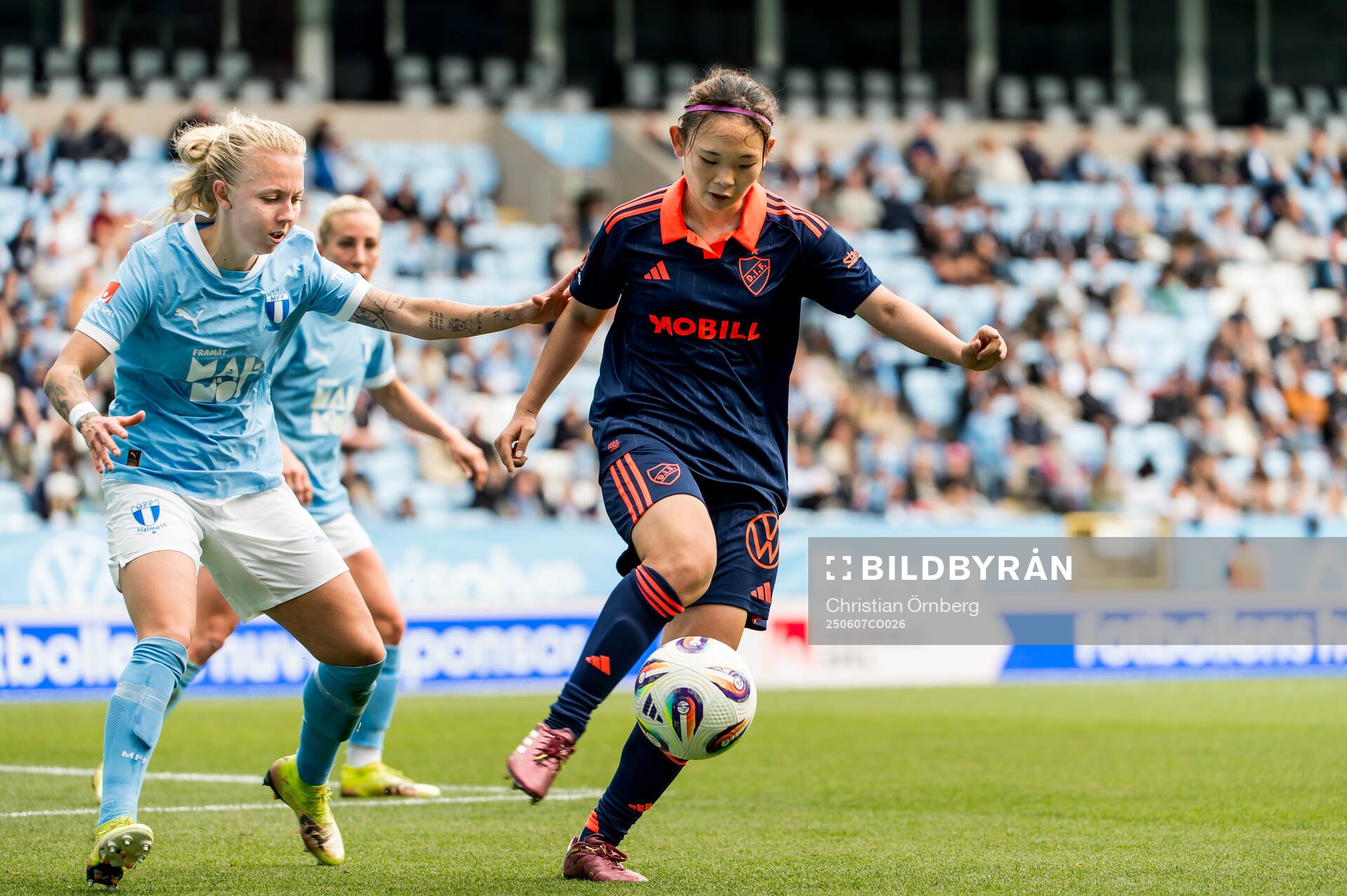 Malmö FFs Nathalie Hoff Persson och Djurgårdens Urara