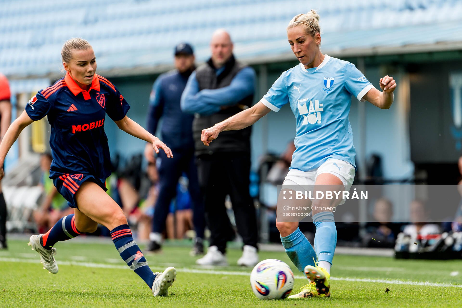 Djurgårdens Ebba Hed och Malmö FFs Mia Persson